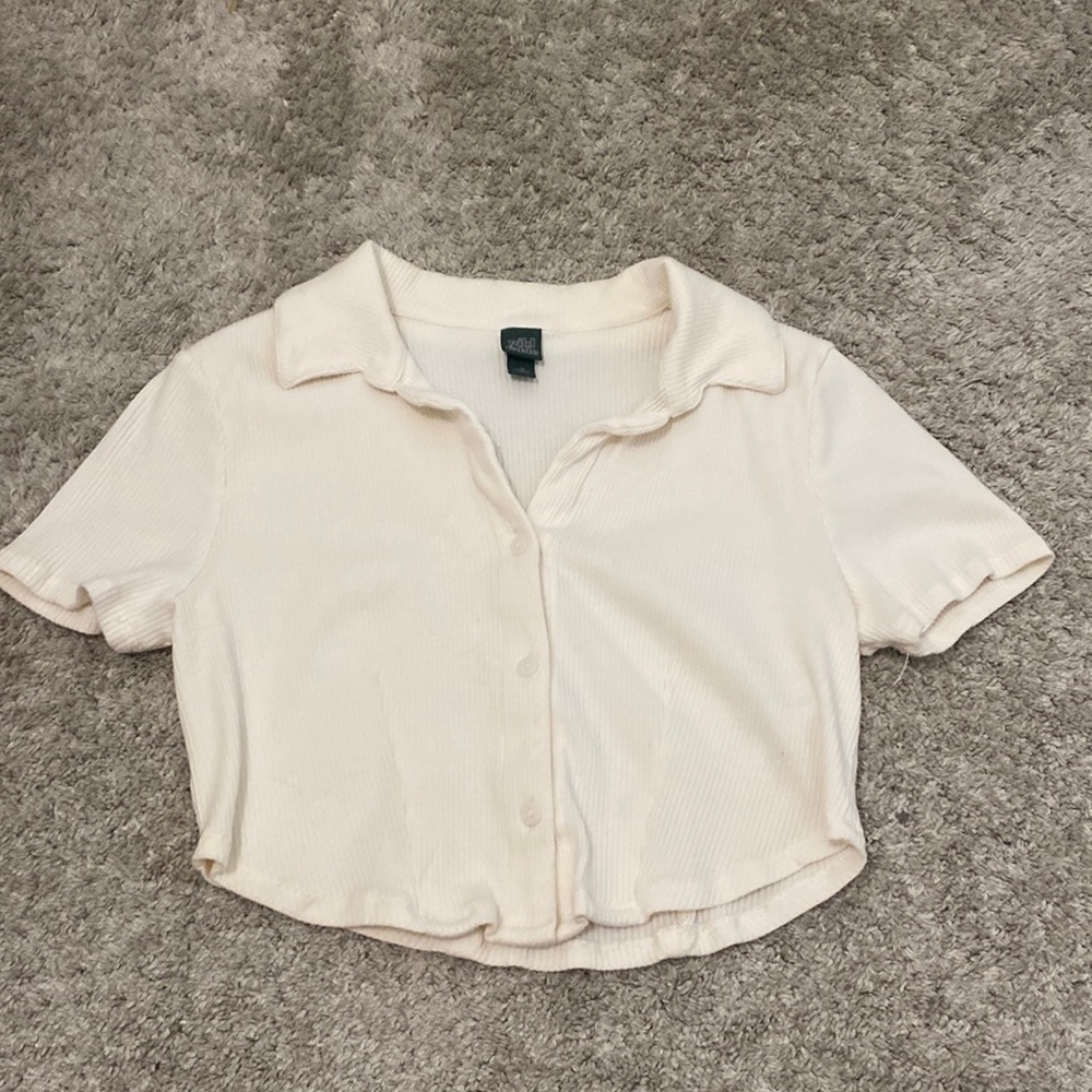 wild fable button up crop top size medium